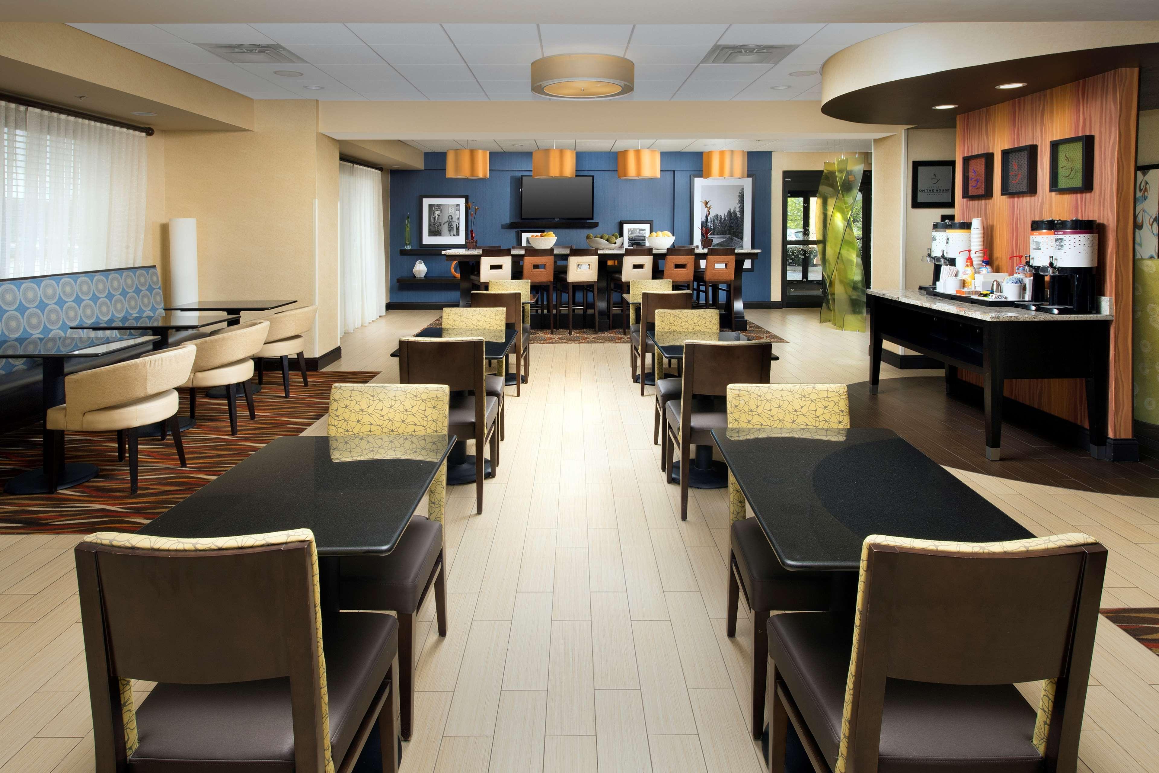 Hampton Inn Lenoir City Exterior photo